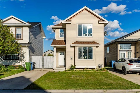 Photo of 1095 Bridlemeadows Manor SW, Calgary, AB T2Y 4L1 (MLS # A2342873)