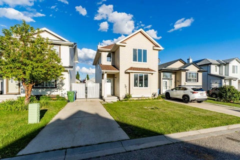 Photo of 1095 Bridlemeadows Manor SW, Calgary, AB T2Y 4L1 (MLS # A2342873)