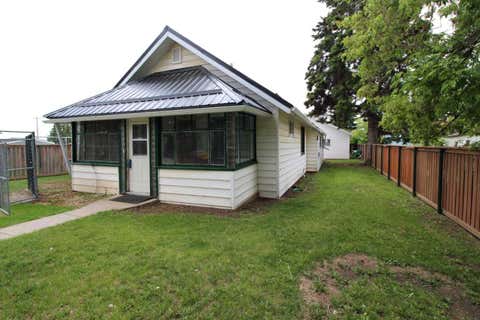 Photo of 4915 52 Avenue, Eckville, AB T0M 0X0 (MLS # A2334491)
