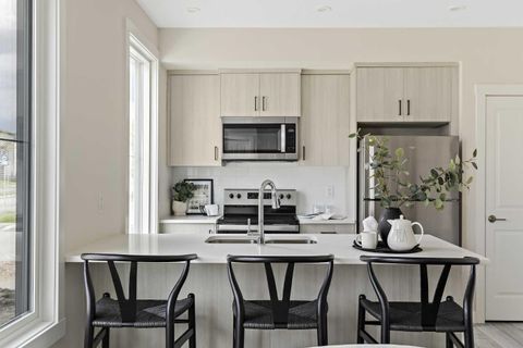 60 Howse Lane NE 905 Calgary AB T3P 2Z6