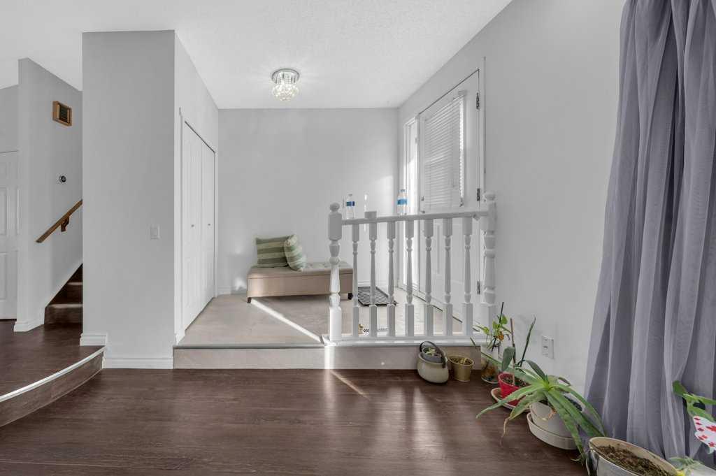 64 Castledale Crescent NE