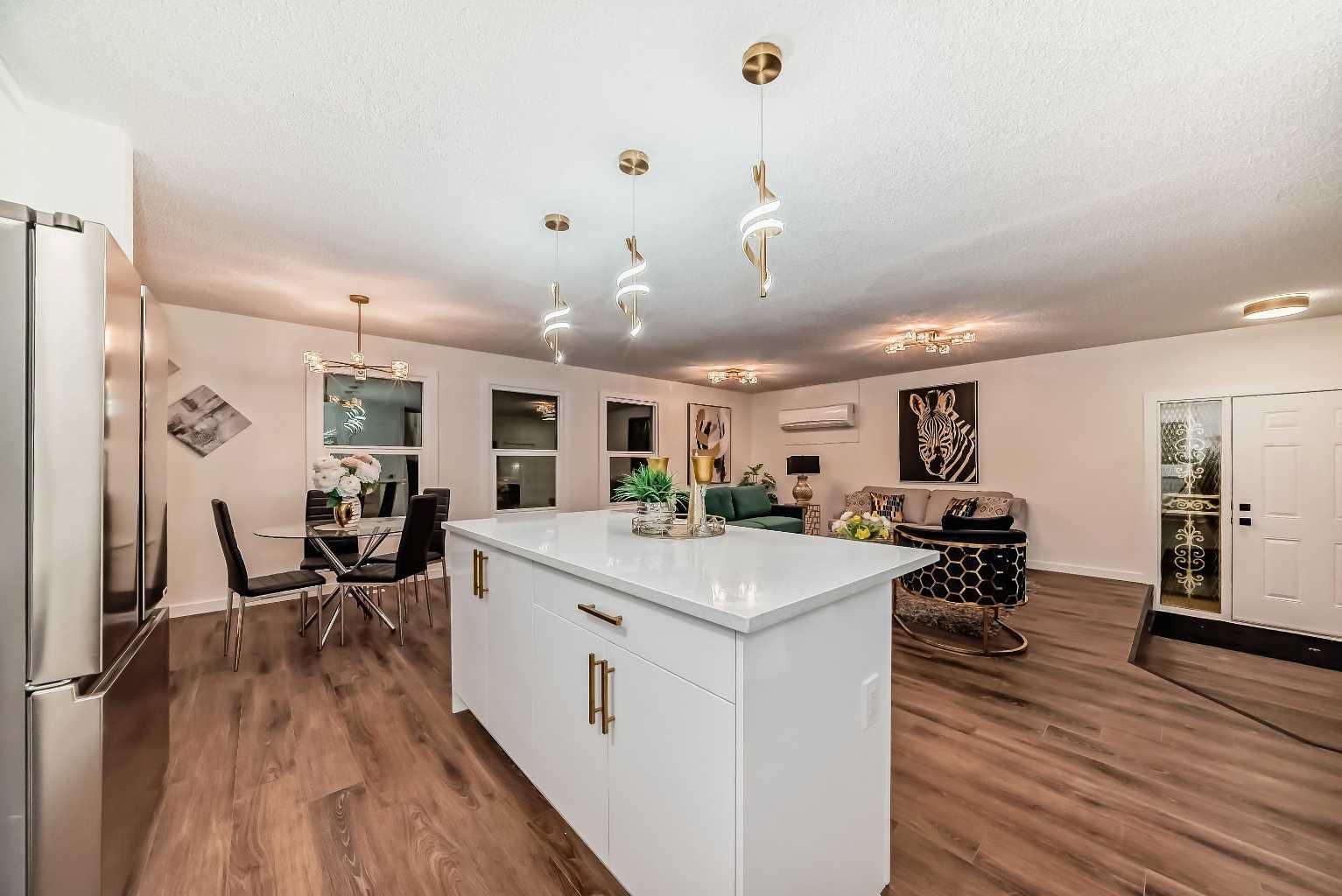 216 Whiteview Road NE