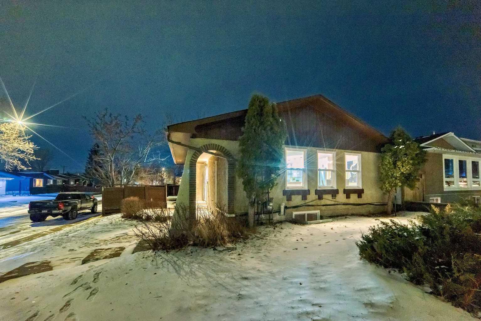 216 Whiteview Road NE