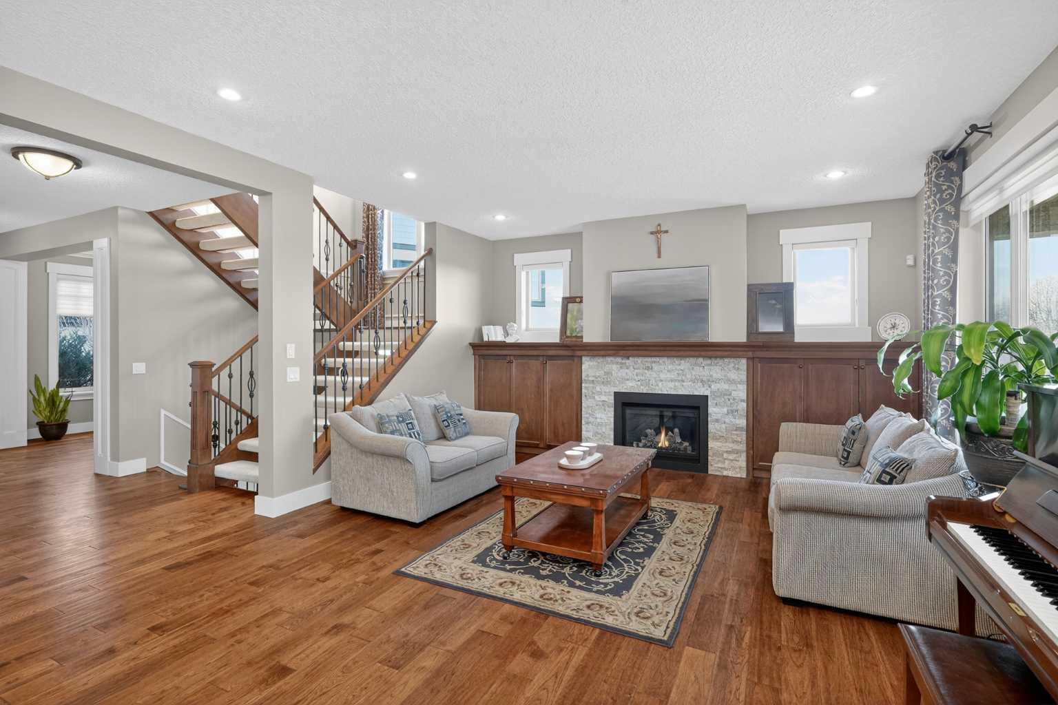 72 Rockcliff Grove NW