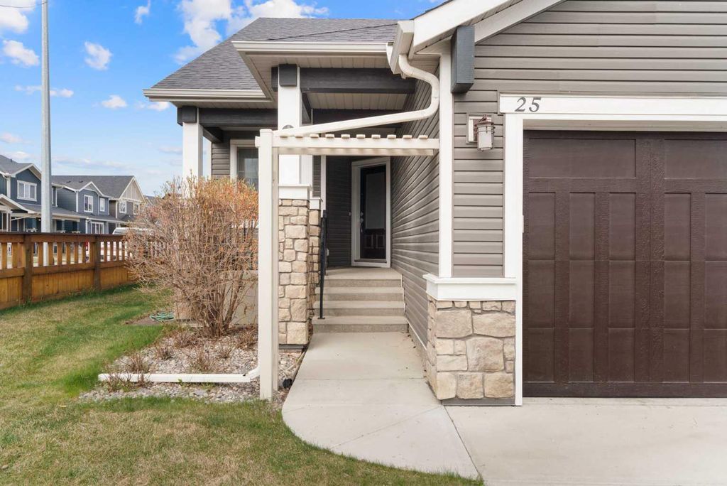 Photo of 25 Fireside Landing, Cochrane, AB T4C 0V9 (MLS # A2314774)