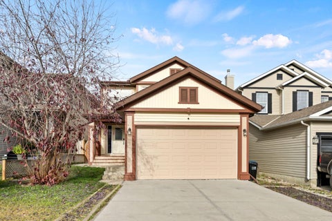Photo of 311 Sagewood Landing SW, Airdrie, AB T4B 3N6 (MLS # A2353897)