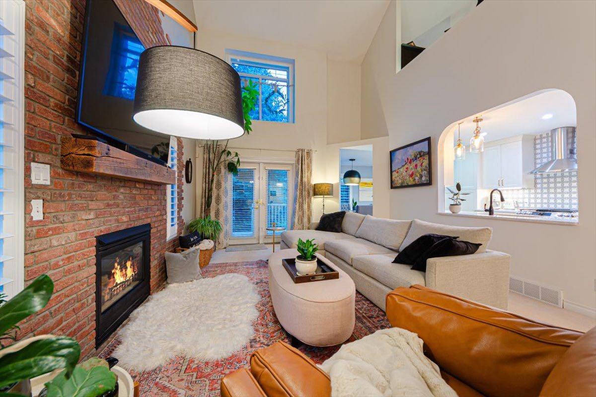 10 Varsity Estates Park NW