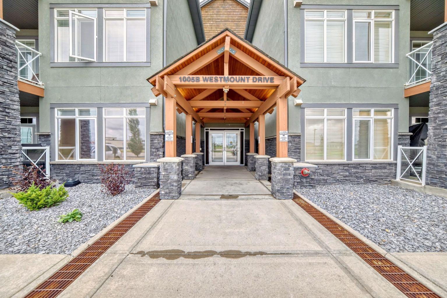 1005B Westmount Drive 111