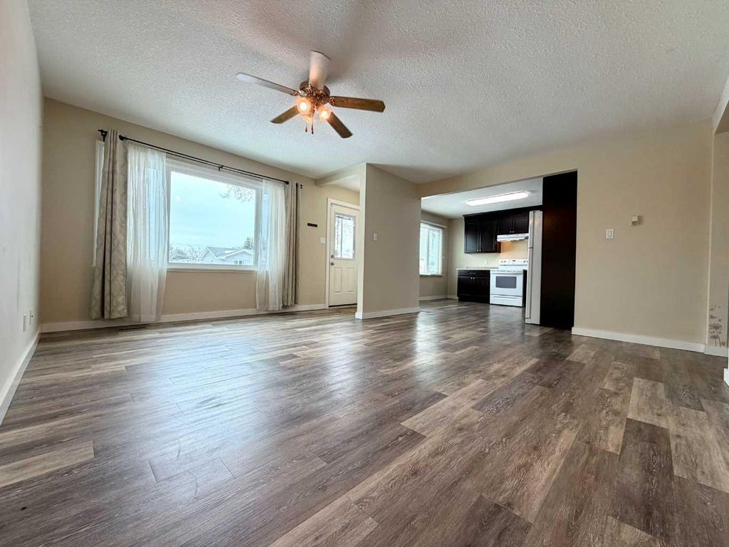 Photo of 830 6 Avenue, Wainwright, AB T9W 1C2 (MLS # A2306027)