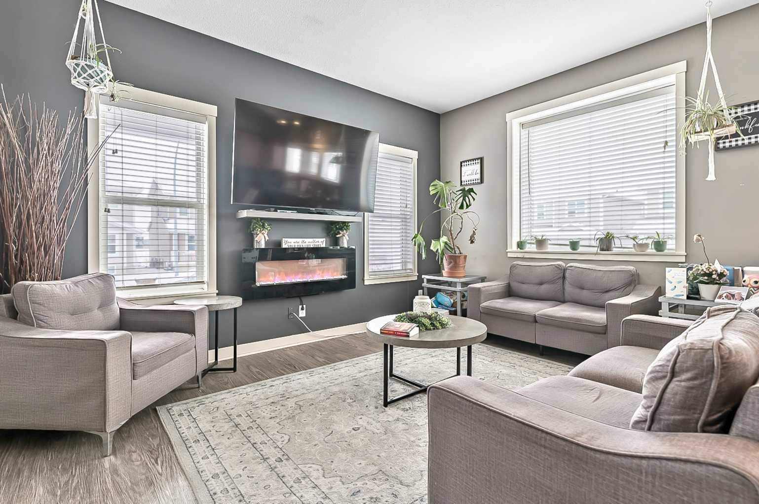 14 Sunrise Crescent NE