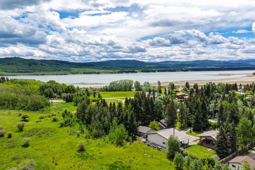 Photo of 405 Ghost Lake Village, Ghost Lake, AB T4C 1B2 (MLS # A2338281)