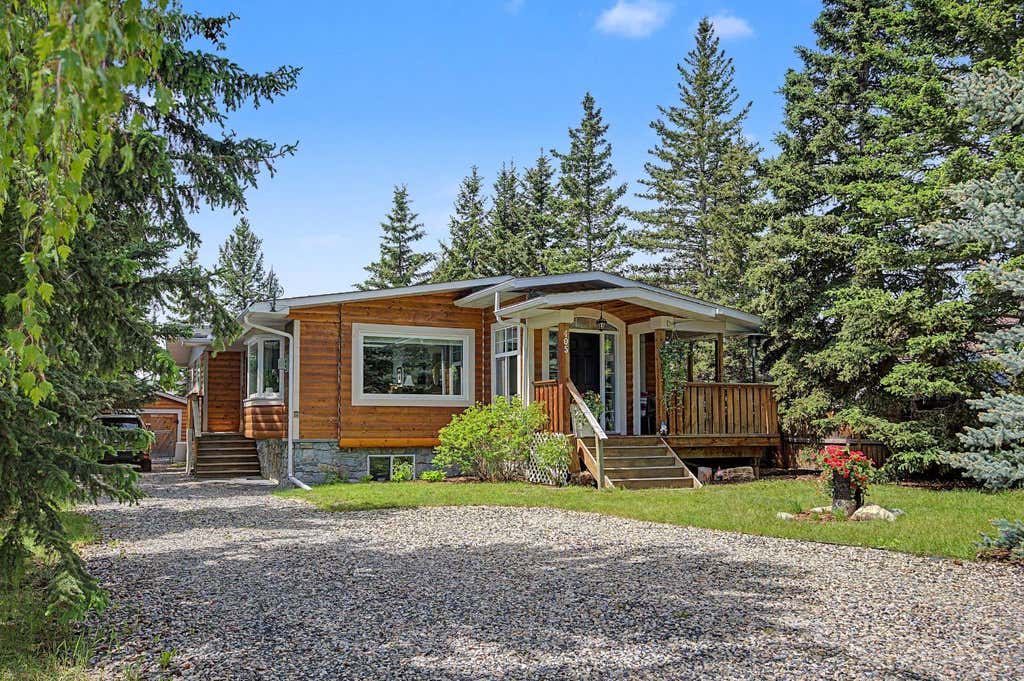 Photo of 405 Ghost Lake Village, Ghost Lake, AB T4C 1B2 (MLS # A2338281)