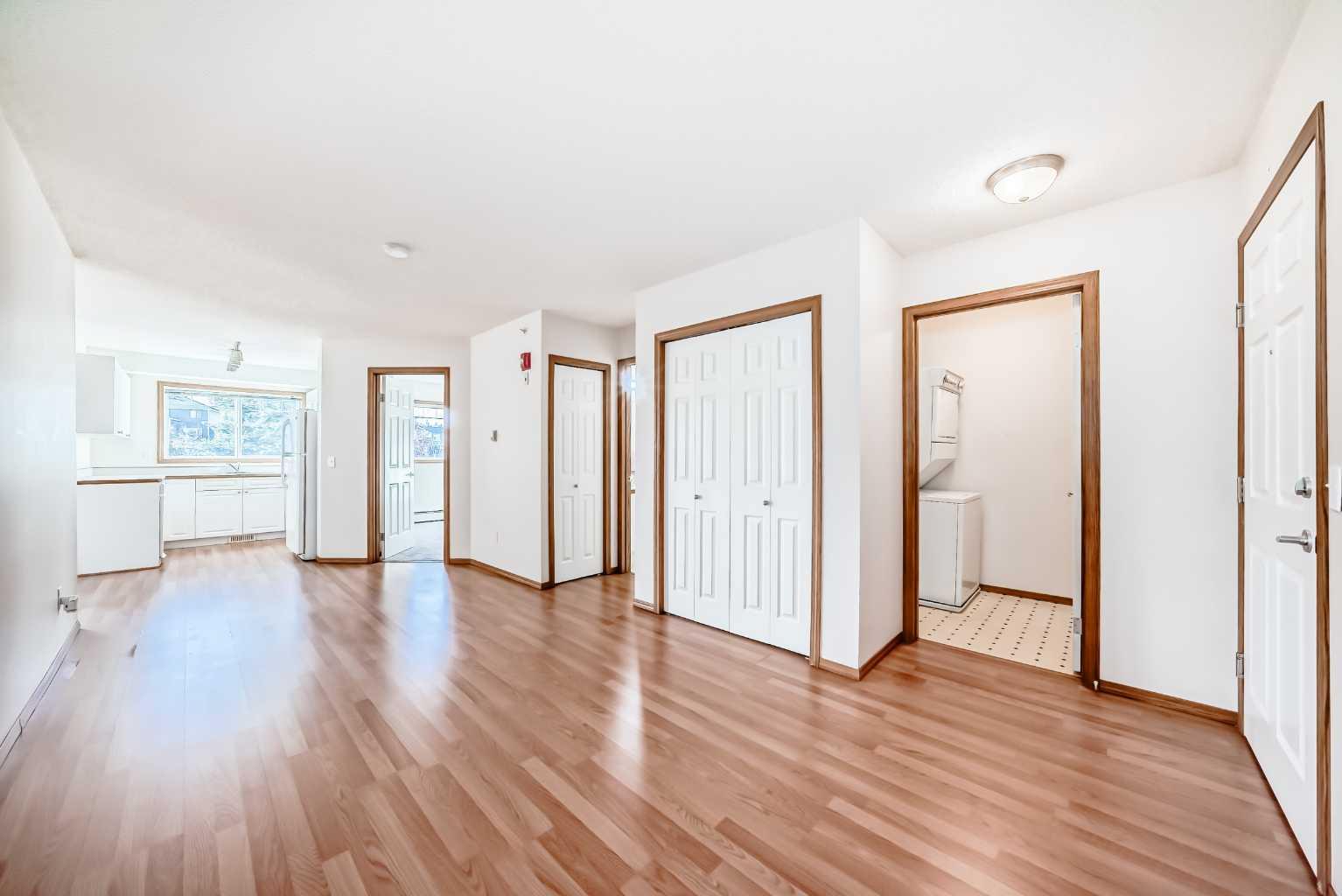 11 Somervale View SW 306