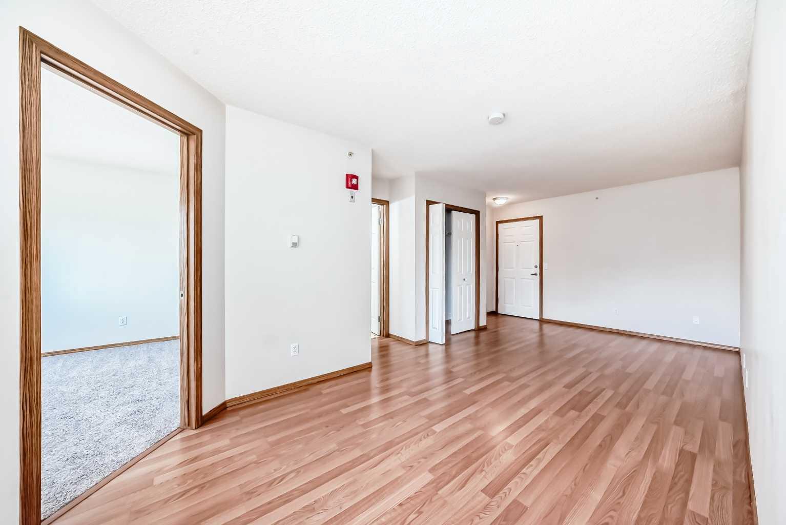 11 Somervale View SW 306