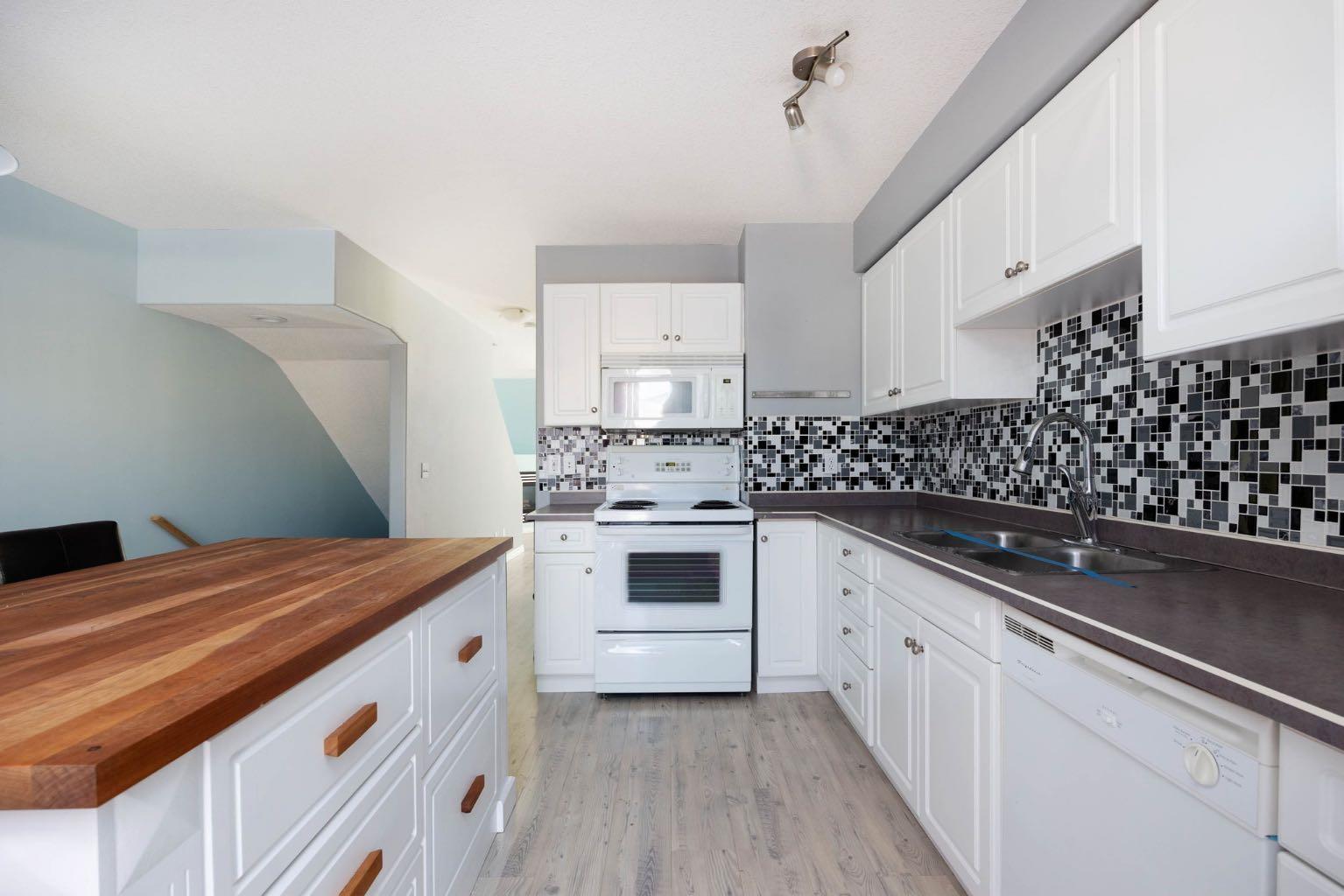 123 Arabian Drive 213