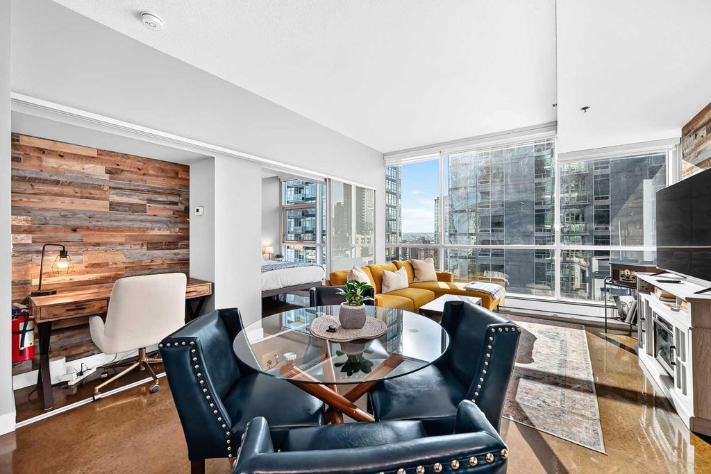 Photo of 135 13 Avenue SW #1007, Calgary, AB T2T 0W8 (MLS # A2346529)