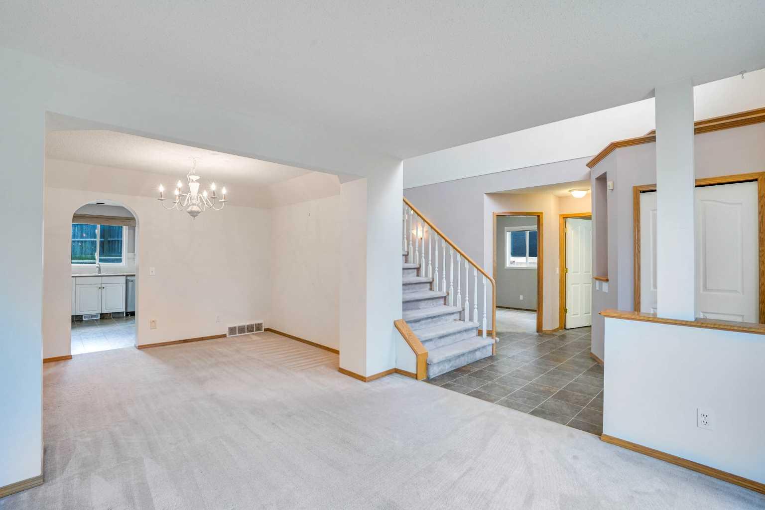 82 Edgevalley Close NW