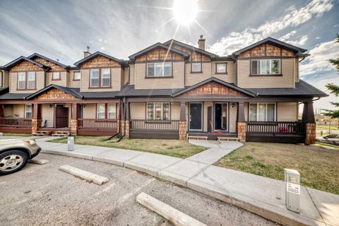 Photo of 54 Panatella Park NW, Calgary, AB T3K 6K4 (MLS # A2309698)