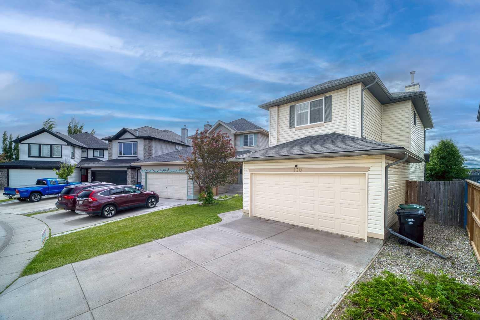 130 Somerglen Way SW