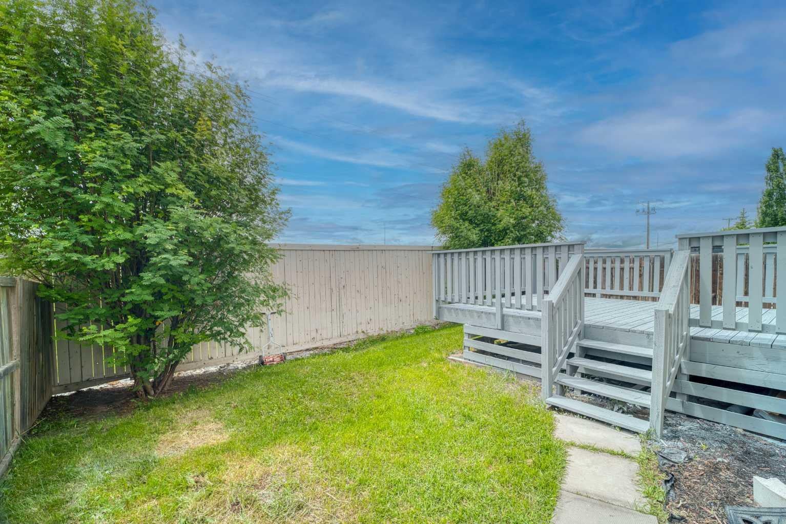 130 Somerglen Way SW