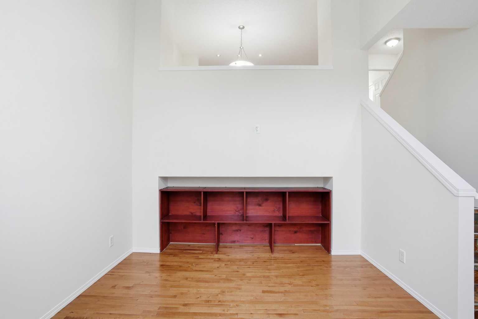 305 Elgin Gardens SE