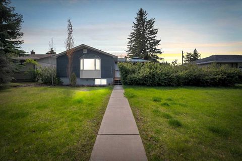 Photo of 3143 45 Street SW, Calgary, AB T3E 3T7 (MLS # A2314319)