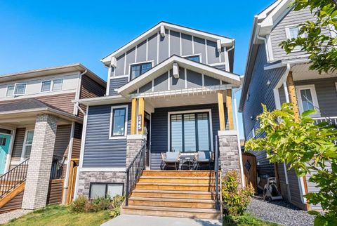 145 Lucas Crescent NW Calgary AB T3P 1M6
