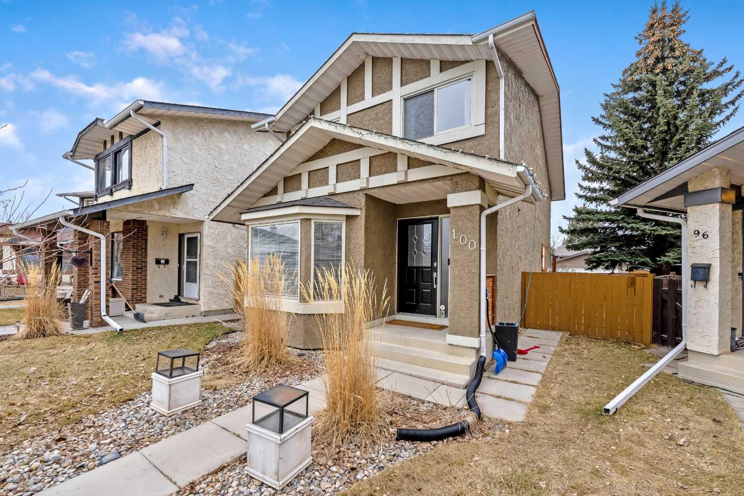 100 Woodfield Green SW