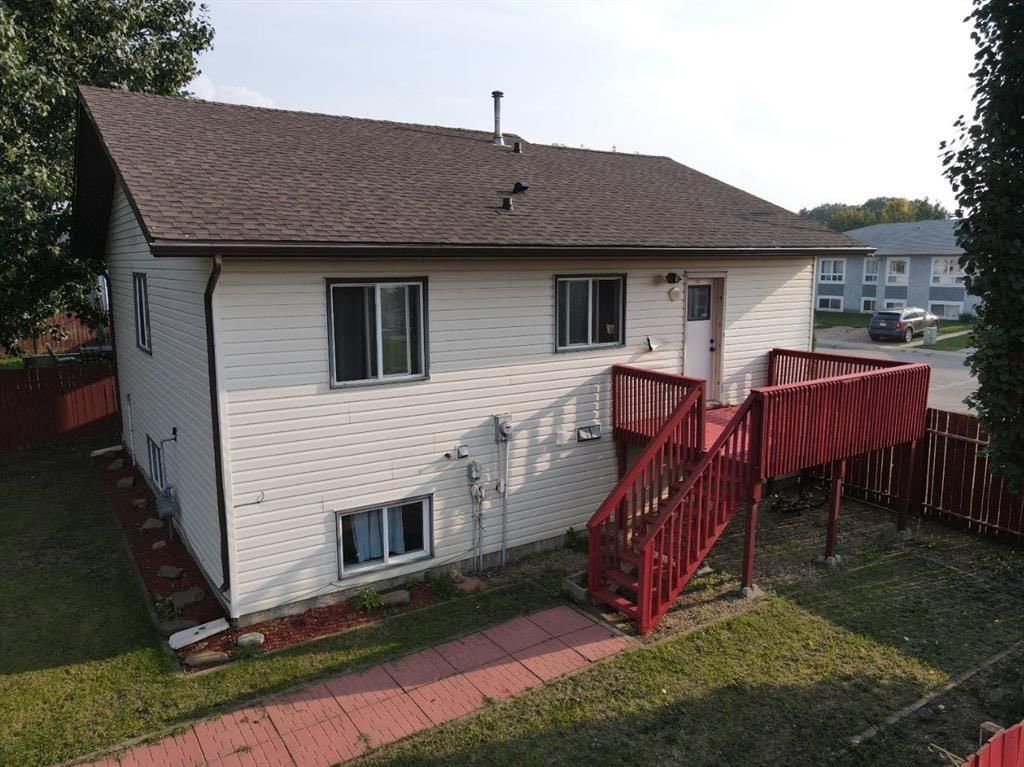 Photo of 5613 Evergreen Drive, High Prairie, AB T0G 1E0 (MLS # A2265029)