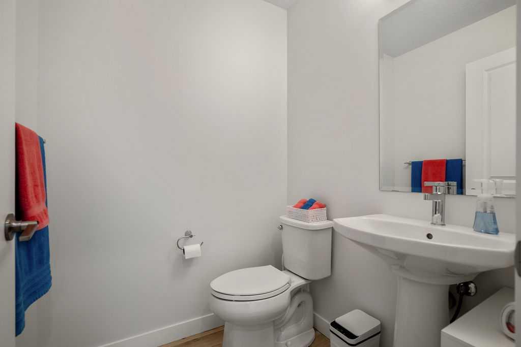 639 Kingsmere Way SE