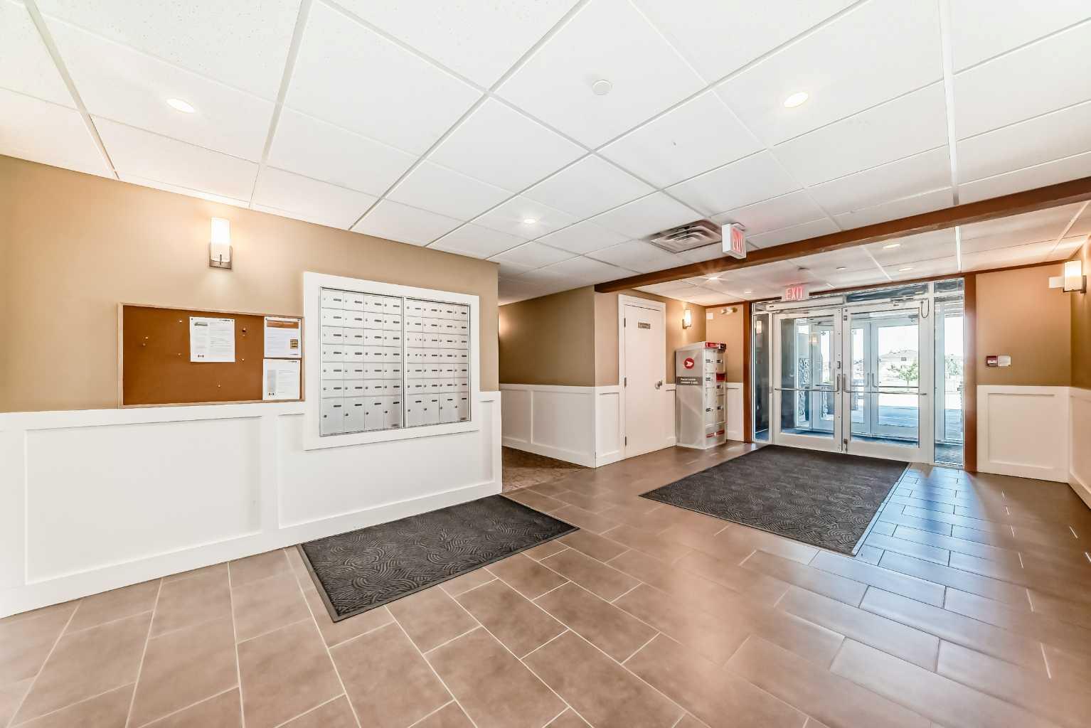 1005A Westmount Drive 210