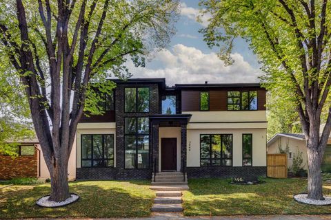 3444 Lane Crescent SW Calgary AB T3E 5X2