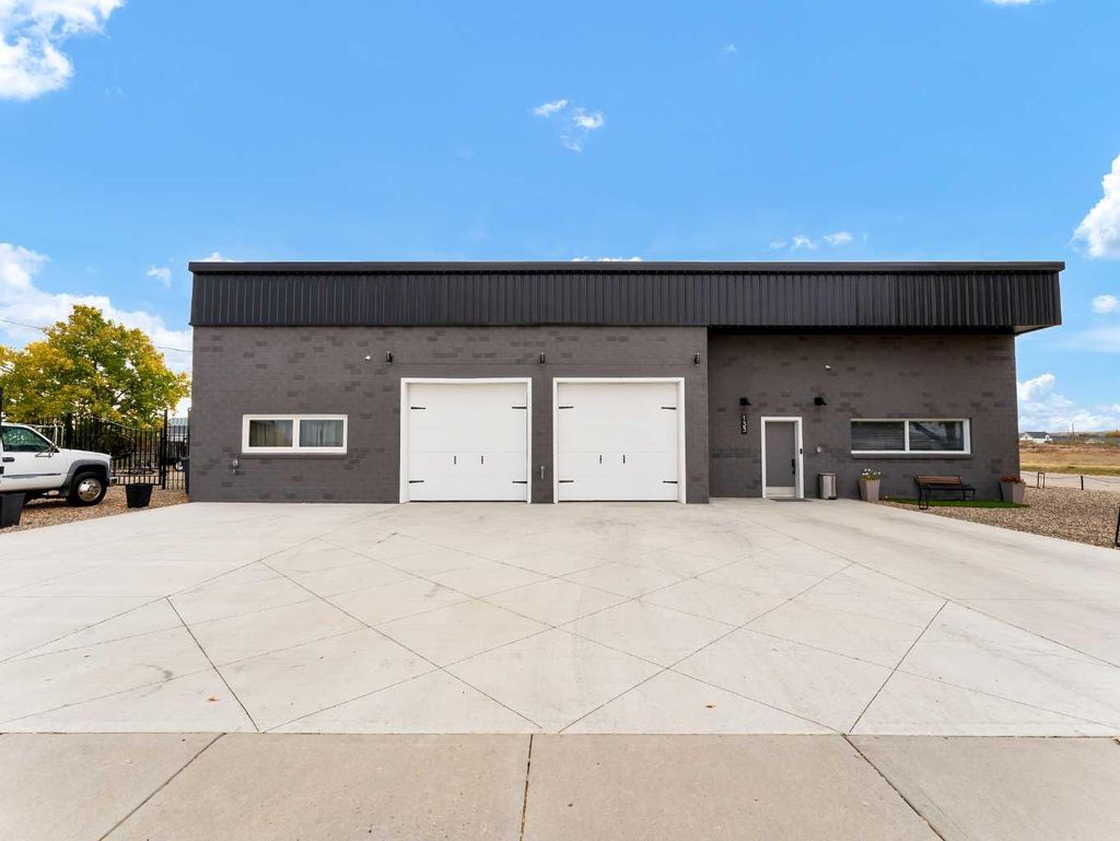 Photo of 133 South Railway Avenue, Irvine, AB T0J 1V0 (MLS # A2264529)