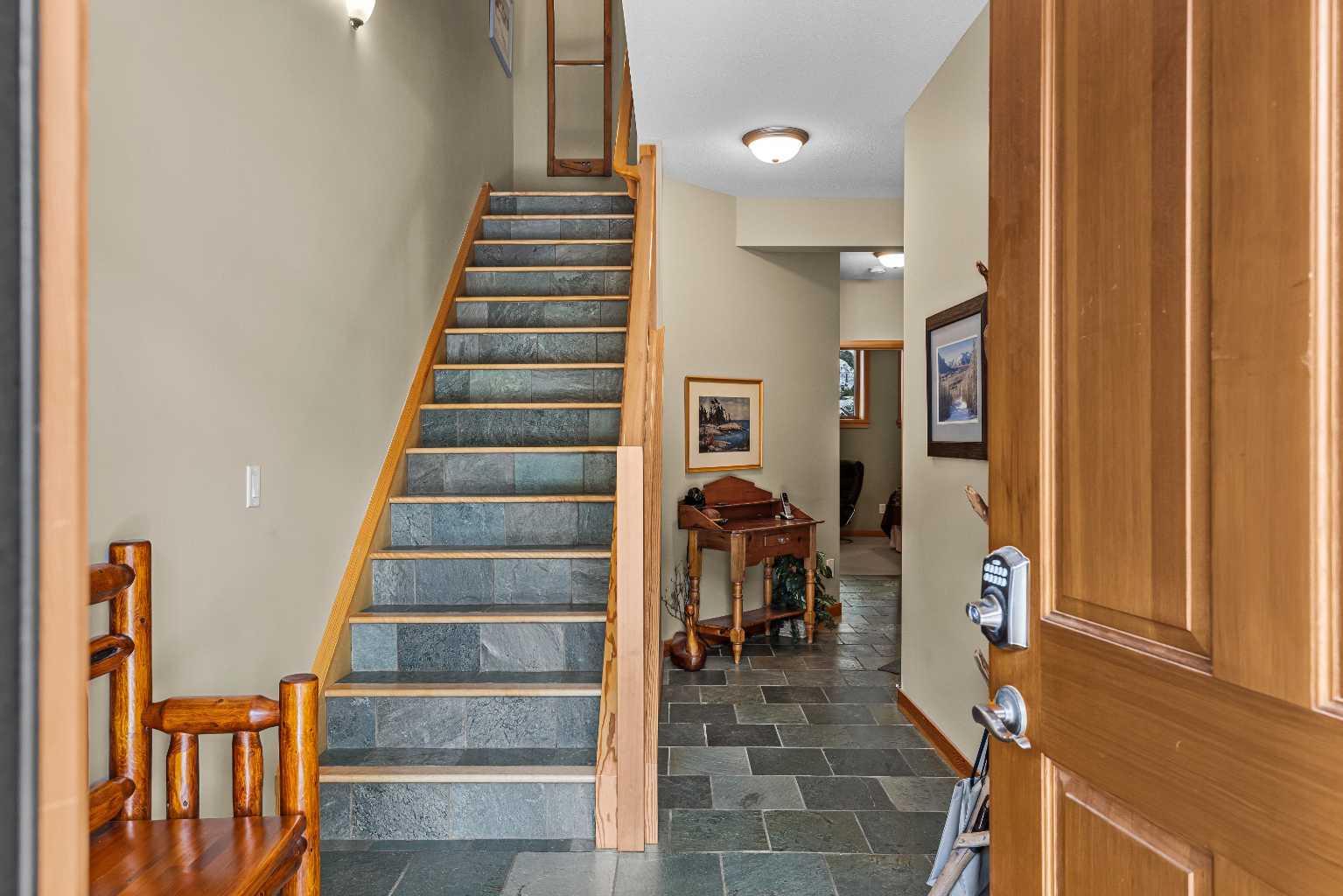 137 Wapiti Close 36