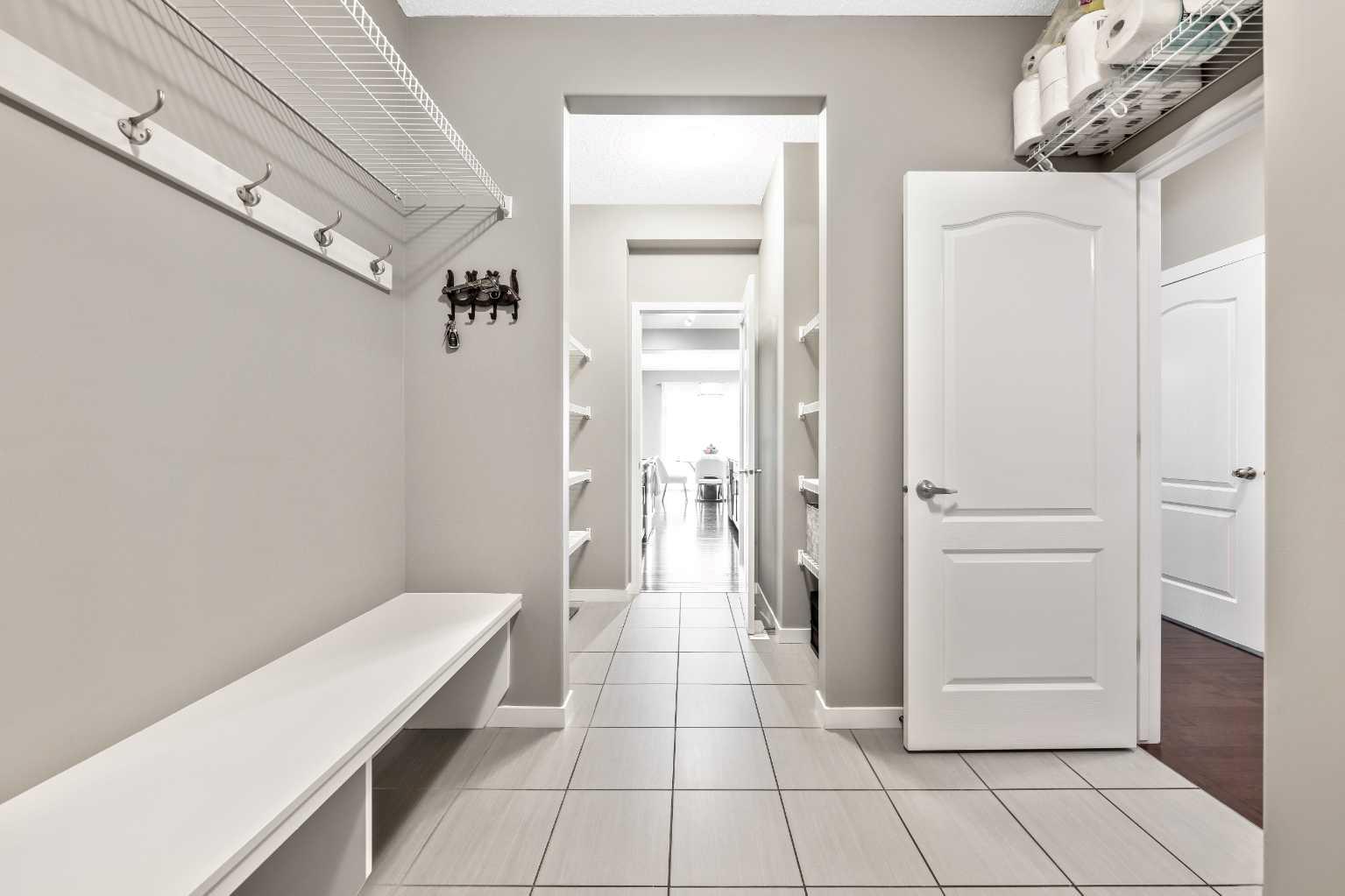 443 Skyview Shores Manor NE