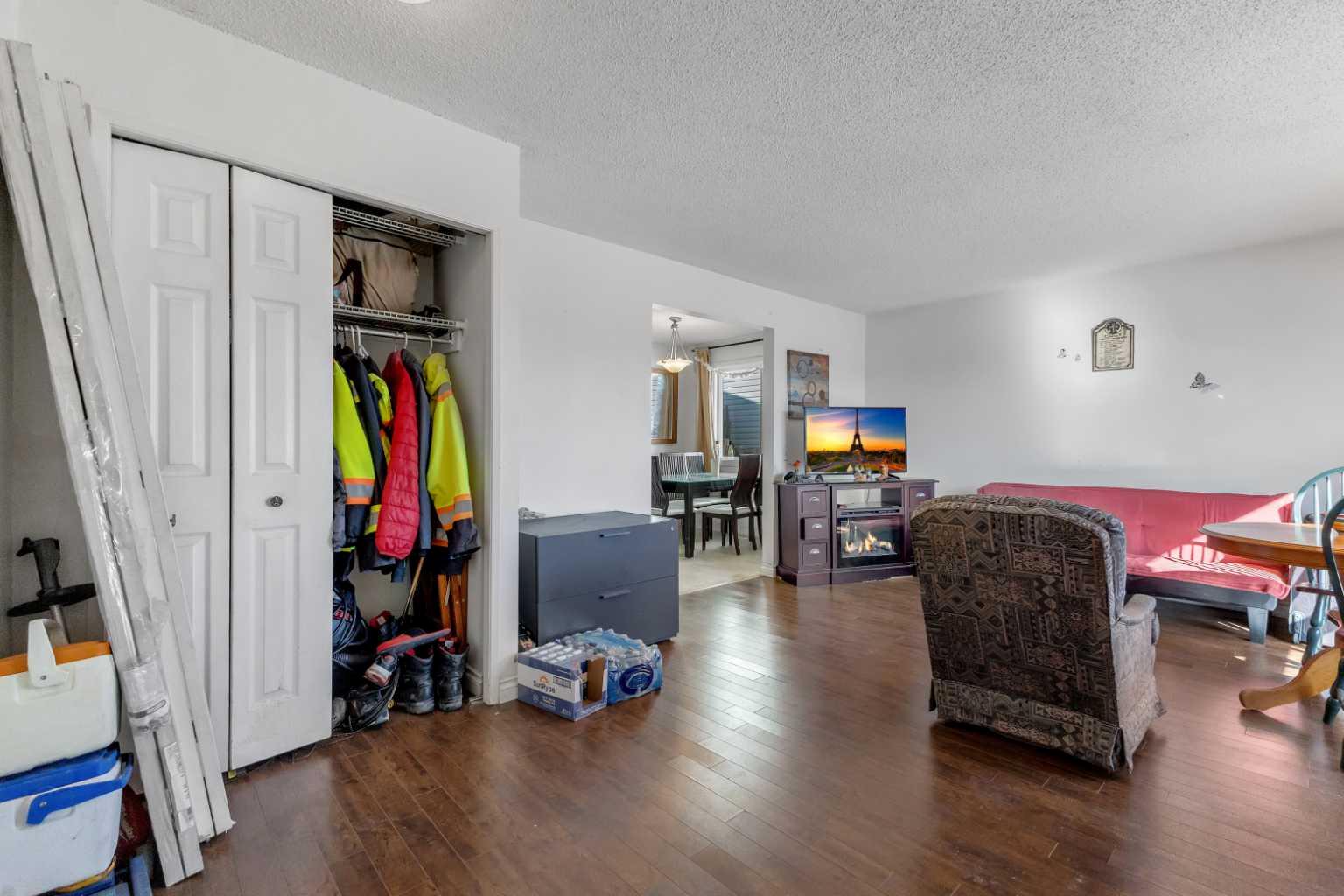 7 Castleridge Way NE