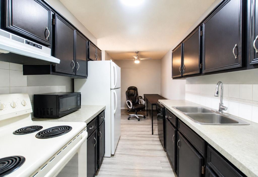 Photo of 5812 61 Street #303, Red Deer, AB T4N 6H4 (MLS # A2302741)
