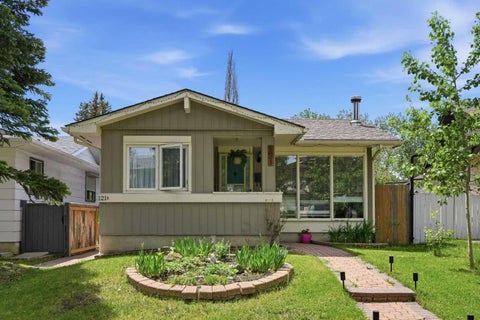 Photo of 121 Sunbank Way SE, Calgary, AB T2X 2A5 (MLS # A2317073)