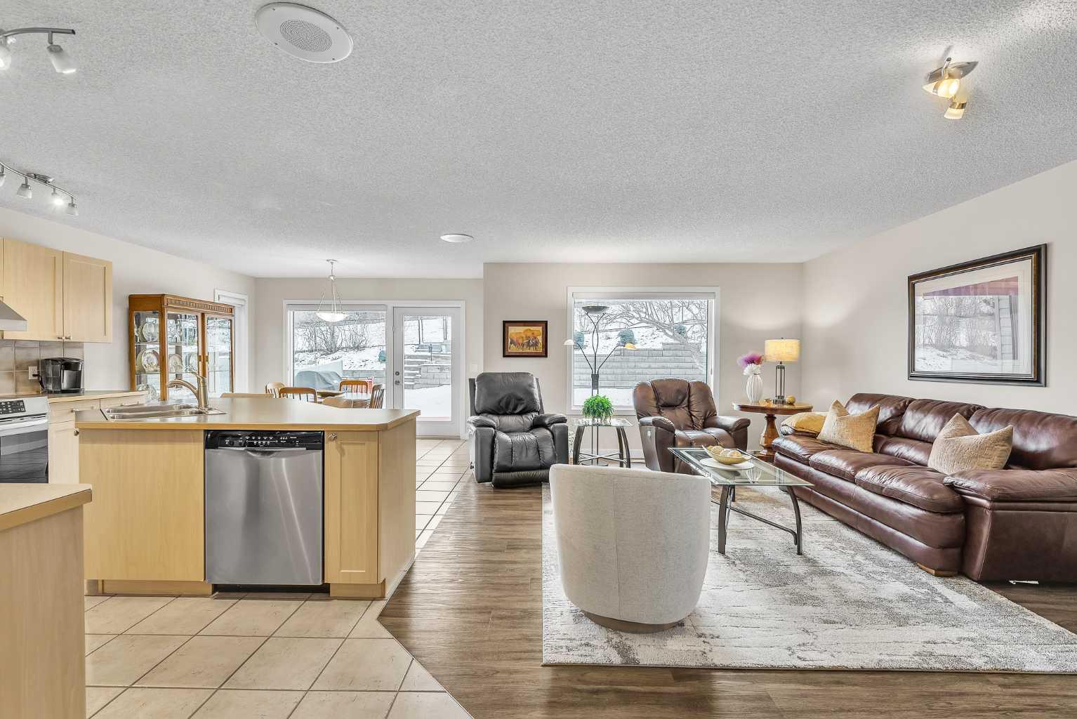 103 Panamount Crescent NW