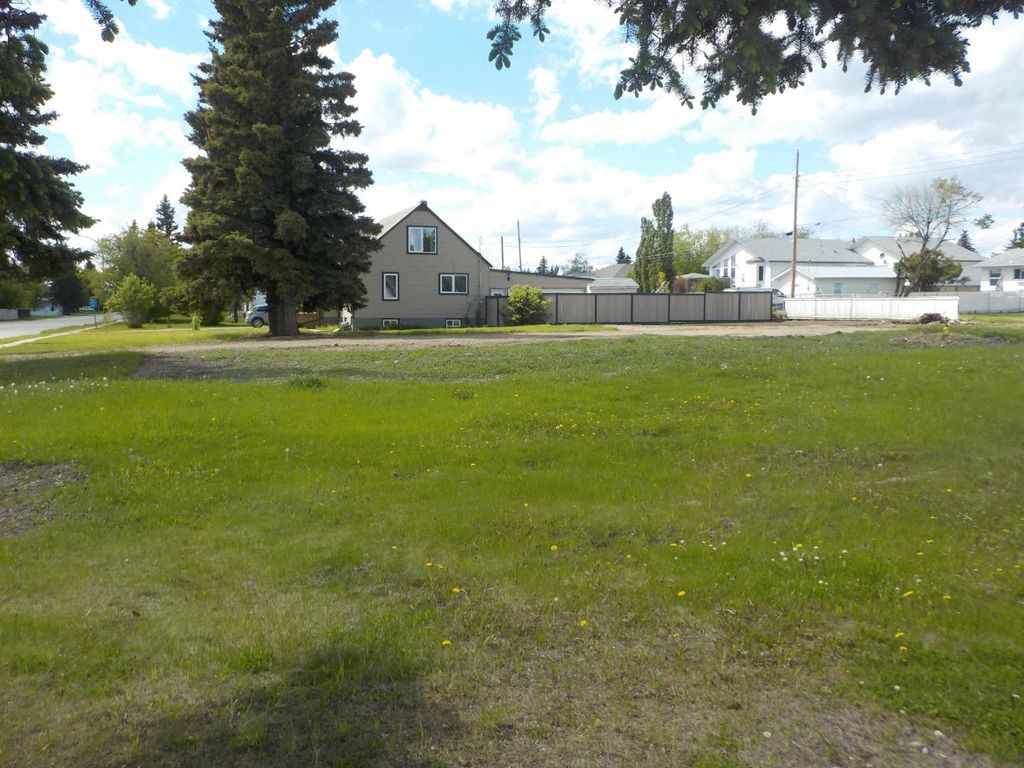 Photo of 11304 105 Ave Avenue, Fairview, AB T0H 1L0 (MLS # A1003439)