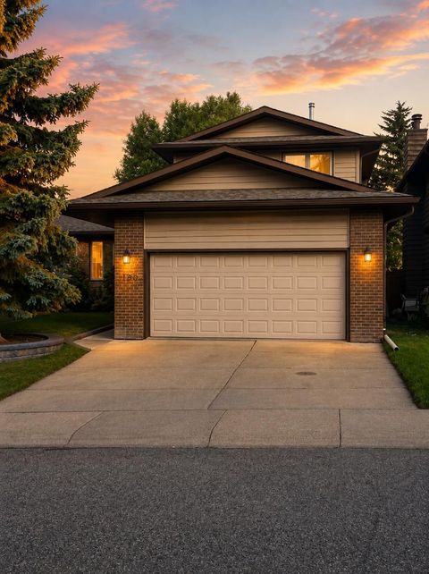 Photo of 160 Hawkwood Way NW, Calgary, AB T3G 1X4 (MLS # A2330643)