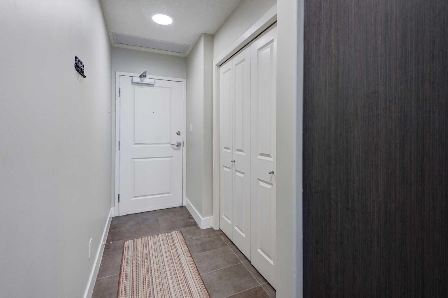 77 Spruce Place SW 1103