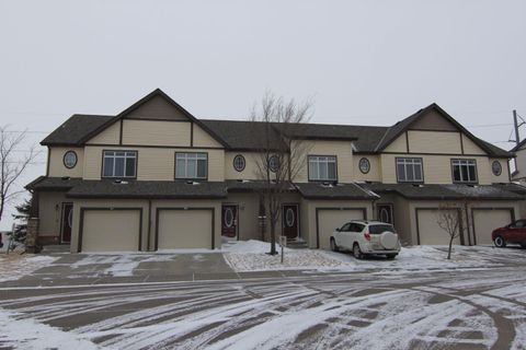 337 COPPERPOND Landing SE Calgary AB T2Z 1G6