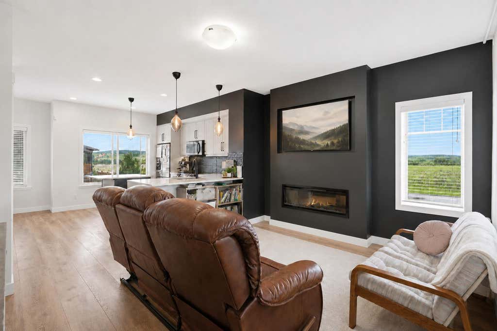 Photo of 32 Horseshoe Crescent #1801, Cochrane, AB T4C 2P4 (MLS # A2327837)