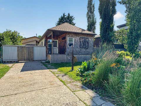 Photo of 241 25 Avenue NE, Calgary, AB T2E 1Y2 (MLS # A2332543)