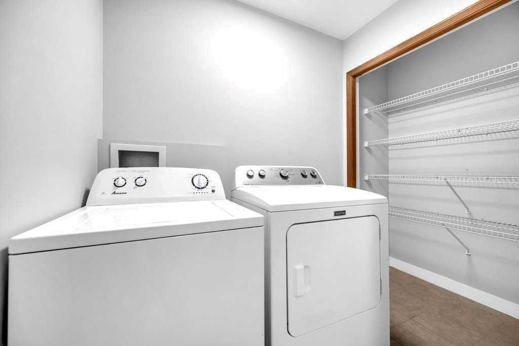 104 Taracove Crescent NE