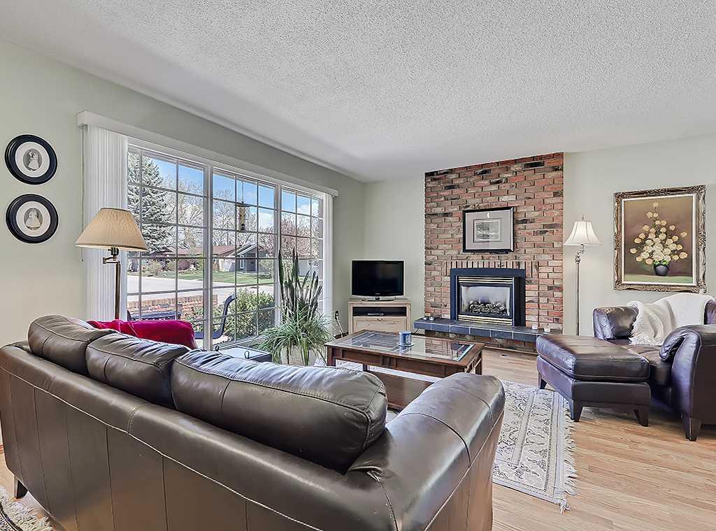 728 Parkvalley Road SE