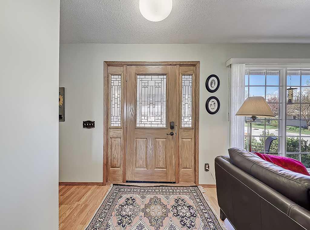 728 Parkvalley Road SE