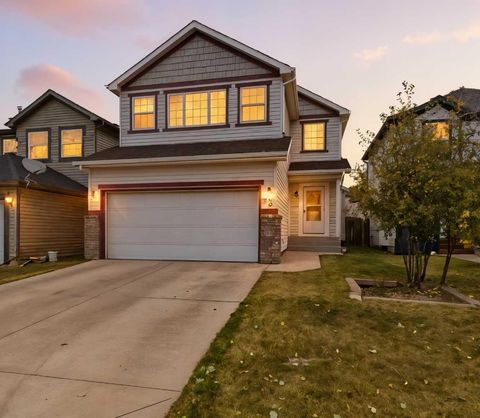 Photo of 53 Martha's Place NE, Calgary, AB T3J 4P4 (MLS # A2266817)