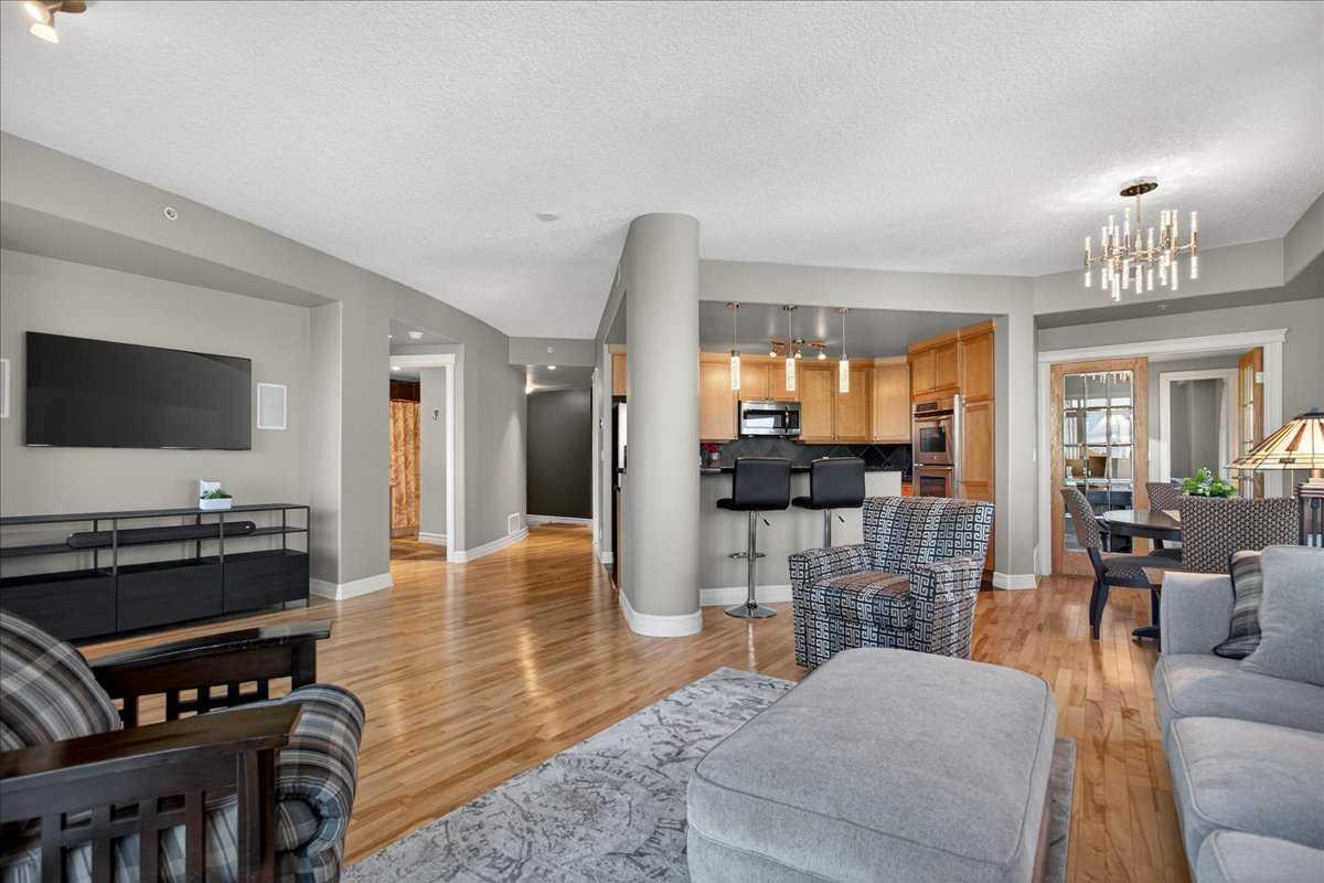 836 15 Avenue SW 1805